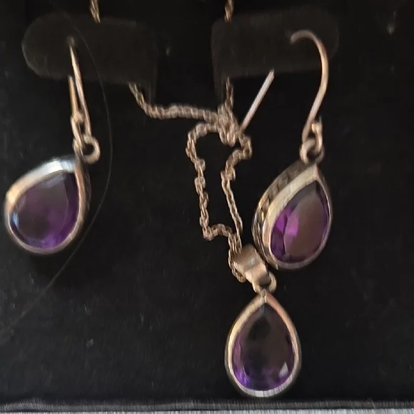 Coldwater Creek Purple and Silver Teardrop Earrings - New In The Box - Picture 2 of 4